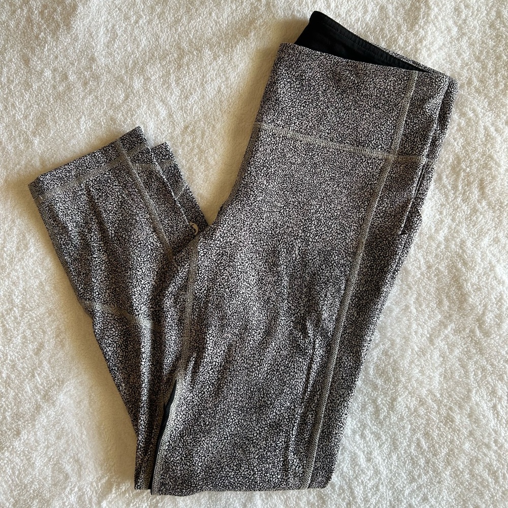 Lululemon 23” crop leggings